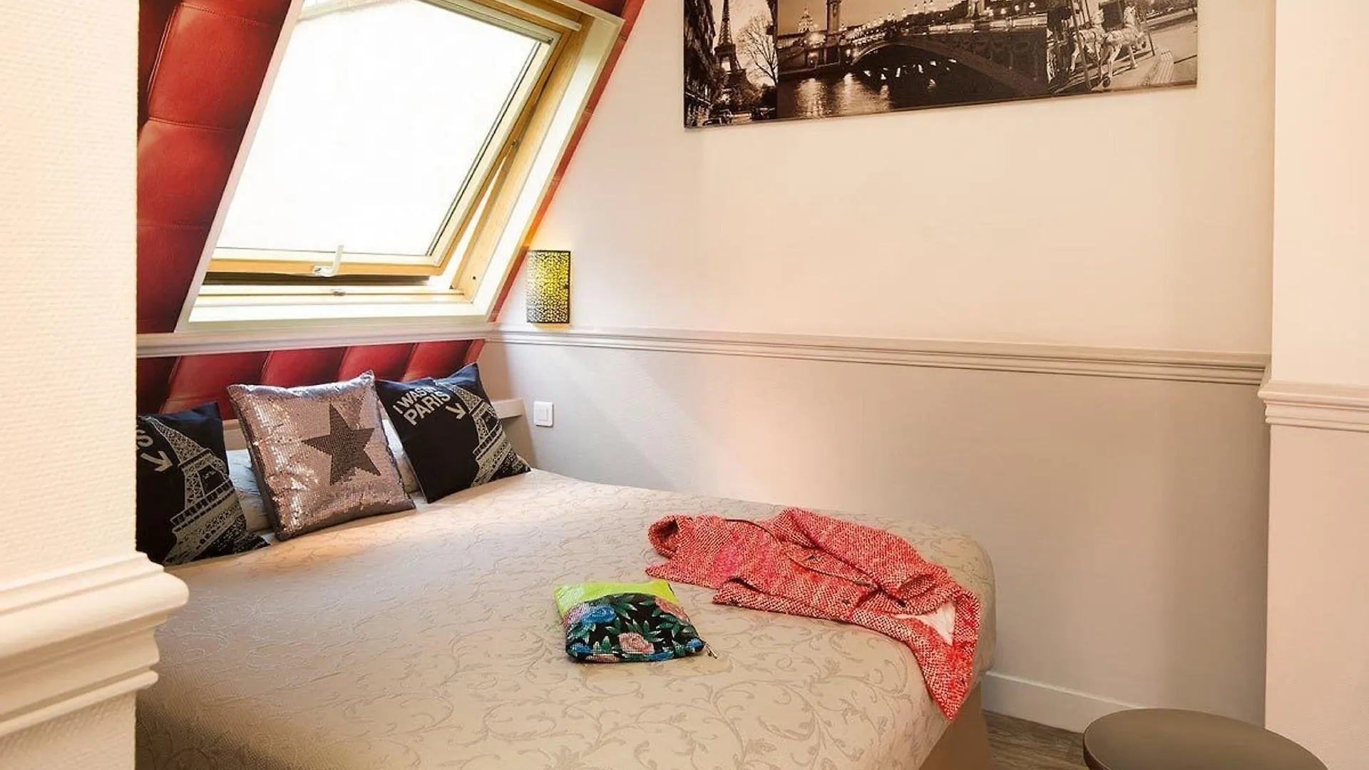 Hotel De La Cite Rougemont Paris France