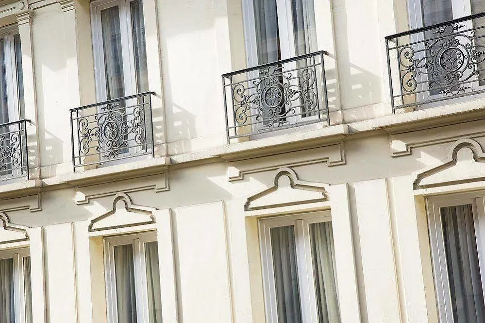 Hotel De La Cite Rougemont Paris